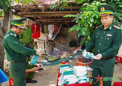 Phát hiện vật nghi là ma túy trôi dạt vào bờ biển Đà Nẵng
